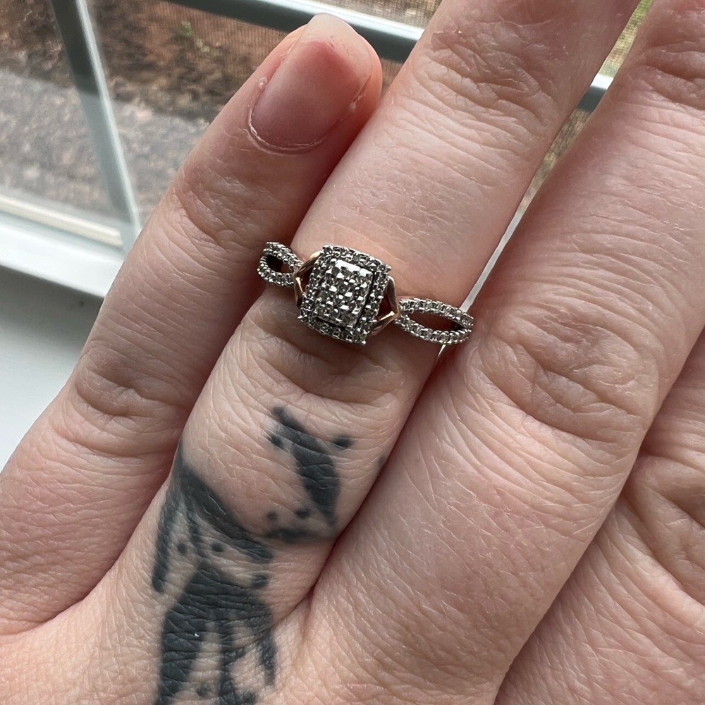 Elegant Rosegold Diamond Ring